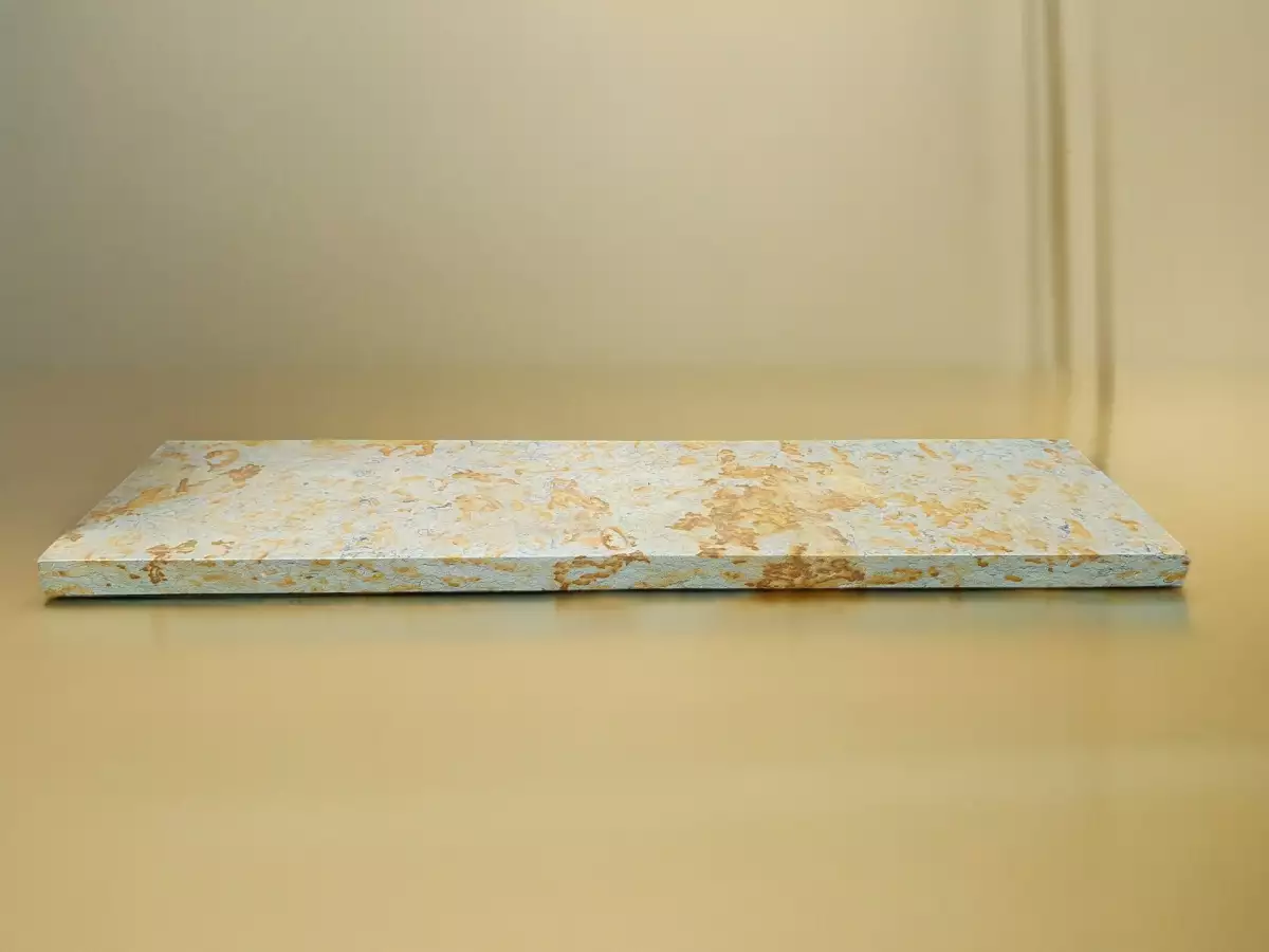 Parapet s okapnicí formátovaný tl. 3 cm
