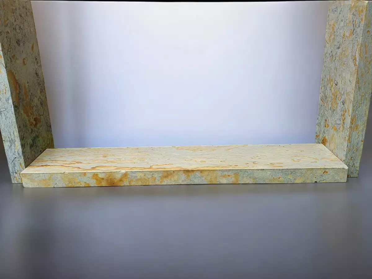 Parapet s okapnicí formátovaný tl. 4 cm