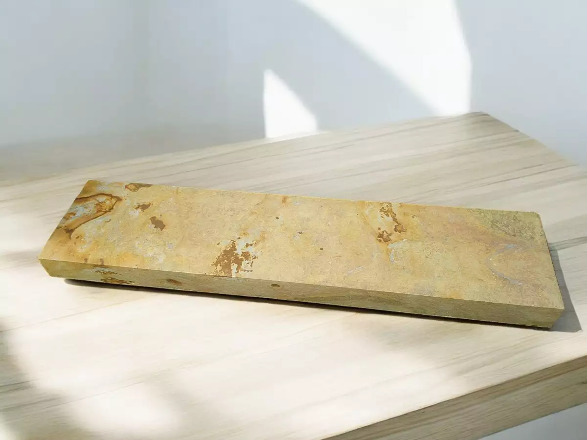 Parapet s okapnicí formátovaný tl. 7 cm